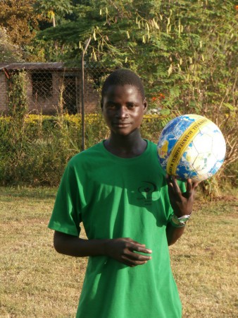 Noah kwam na de spellen vragen of hij op de foto mocht met de voetbal ;)